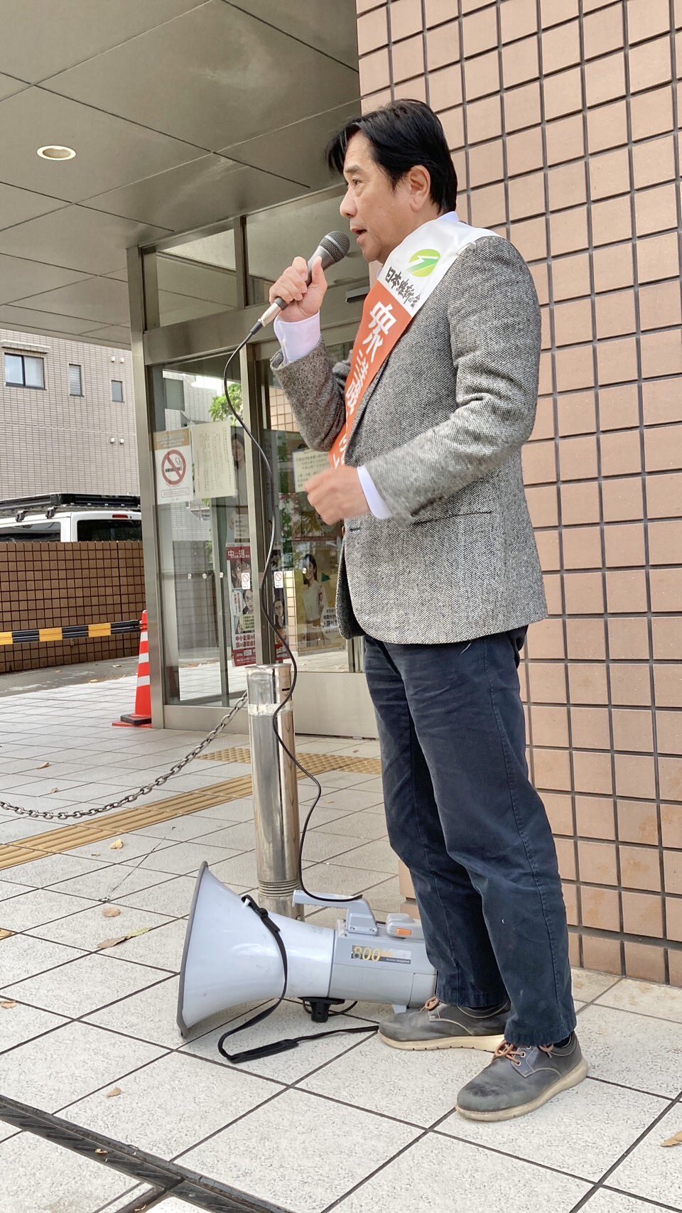 溝の口のイトーヨーカ堂前にて、日本維新の会、神奈川18区（中原区・高津区）の横田光弘がご挨拶