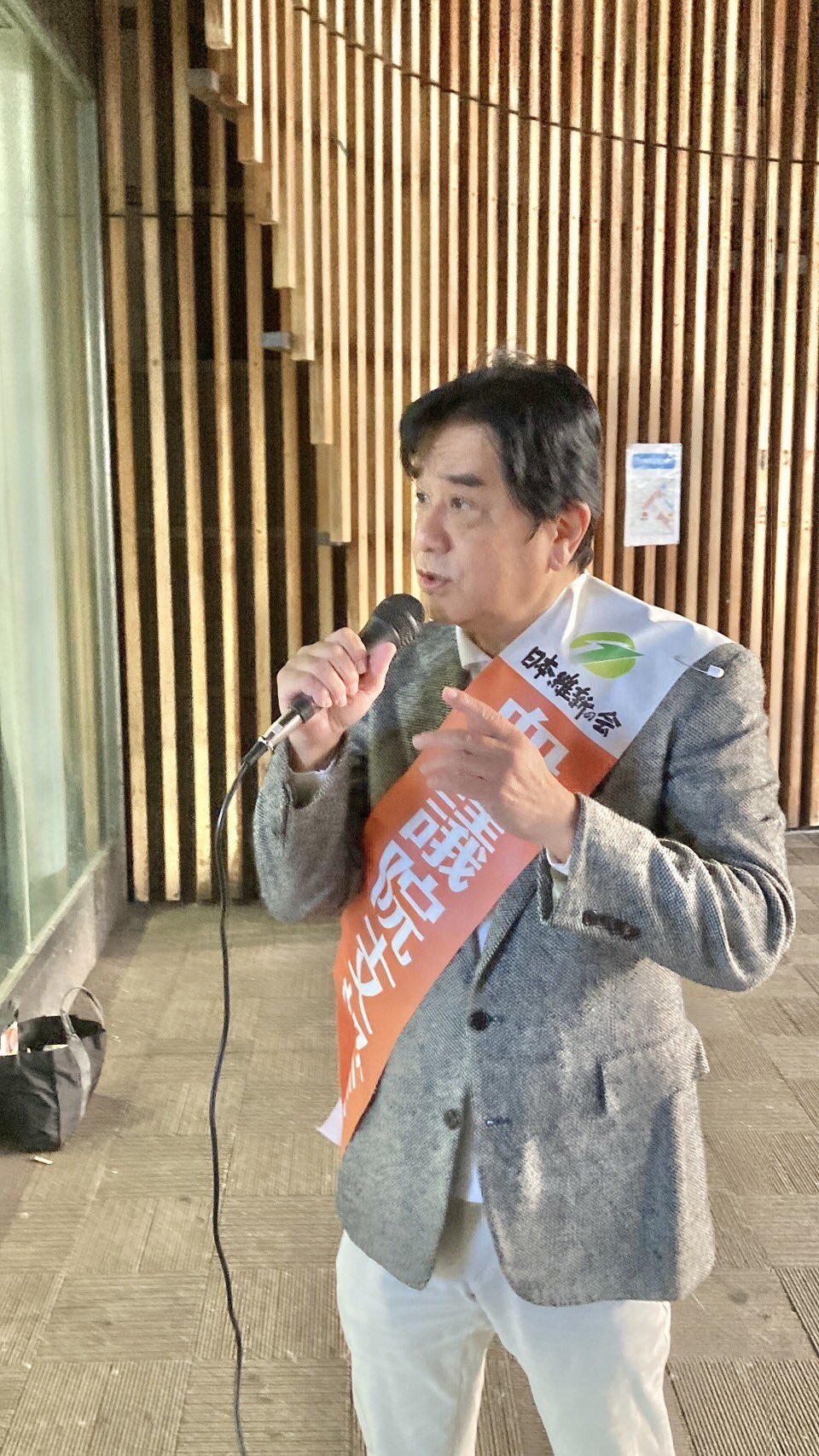 溝の口駅南口にて、日本維新の会、神奈川18区（中原区・高津区）の横田光弘がご挨拶