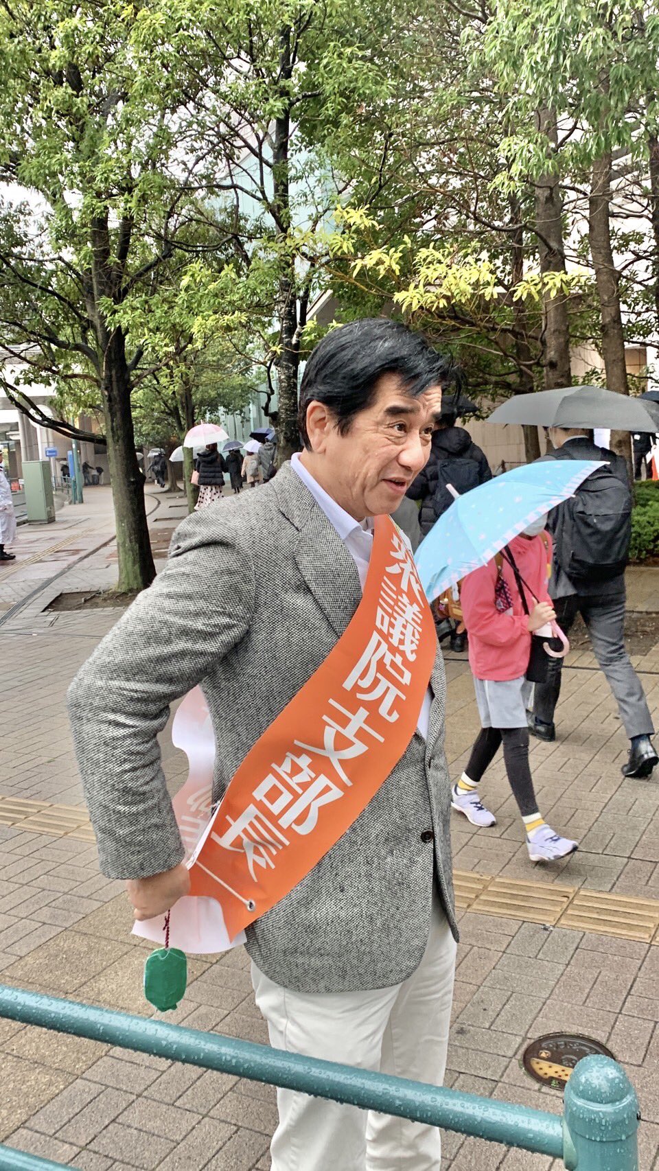 武蔵小杉駅西口にて、日本維新の会、神奈川18区（中原区・高津区）の横田光弘がご挨拶